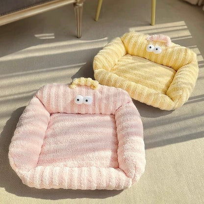 Big Eye Cozy Striped Pet Bed