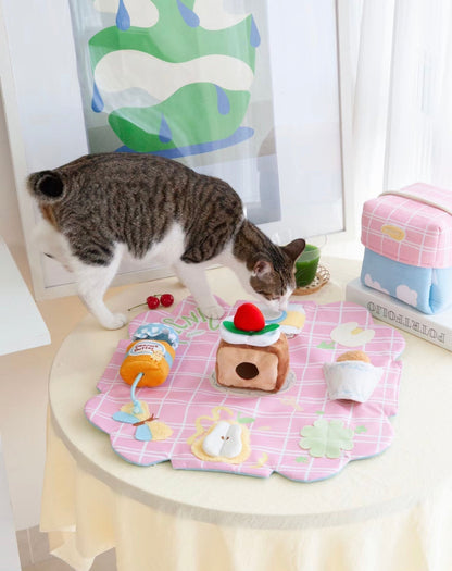 Picnic box snuffle toy